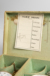 Exemple de cartons de montres : fiche d'opération (collection particulière : Jean-Claude Vuez, Villers-le-Lac). © Région Bourgogne-Franche-Comté, Inventaire du patrimoine