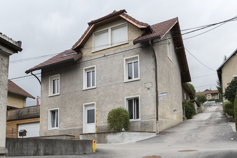 Façades antérieure et latérale droite. © Région Bourgogne-Franche-Comté, Inventaire du patrimoine Façades antérieure et latérale droite. © Région Bourgogne-Franche-Comté, Inventaire du patrimoine