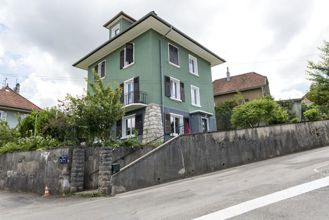 Façades antérieure et latérale droite. © Région Bourgogne-Franche-Comté, Inventaire du patrimoine Façades antérieure et latérale droite. © Région Bourgogne-Franche-Comté, Inventaire du patrimoine