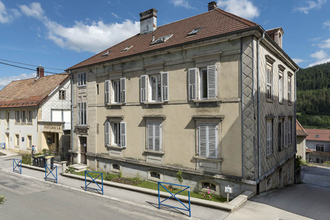 Maison : façades antérieure (rue Parrenin) et latérale droite. © Région Bourgogne-Franche-Comté, Inventaire du patrimoine Maison : façades antérieure (rue Parrenin) et latérale droite. © Région Bourgogne-Franche-Comté, Inventaire du patrimoine