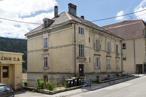 Maison : façades antérieure (rue Parrenin) et latérale gauche. © Région Bourgogne-Franche-Comté, Inventaire du patrimoine Maison : façades antérieure (rue Parrenin) et latérale gauche. © Région Bourgogne-Franche-Comté, Inventaire du patrimoine