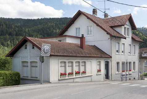 Façades antérieure et latérale gauche. © Région Bourgogne-Franche-Comté, Inventaire du patrimoine Façades antérieure et latérale gauche. © Région Bourgogne-Franche-Comté, Inventaire du patrimoine