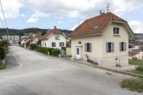 Façades antérieure et latérale droite. © Région Bourgogne-Franche-Comté, Inventaire du patrimoine Façades antérieure et latérale droite. © Région Bourgogne-Franche-Comté, Inventaire du patrimoine