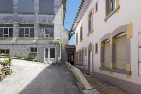 Façade postérieure, vue en enfilade, et extension de 1950. © Région Bourgogne-Franche-Comté, Inventaire du patrimoine Façade postérieure, vue en enfilade, et extension de 1950. © Région Bourgogne-Franche-Comté, Inventaire du patrimoine