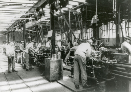 Atelier des tours horizontaux, phot. Stainacre, s.d. [début 20e siècle]. © Région Bourgogne-Franche-Comté, Inventaire du patrimoine