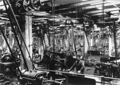 Atelier de tournage, phot. Stainacre, s.d. [début 20e siècle]. © Région Bourgogne-Franche-Comté, Inventaire du patrimoine