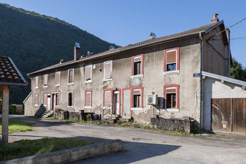 Logement ouvrier (8 appartements). Vue depuis le sud. © Région Bourgogne-Franche-Comté, Inventaire du patrimoine