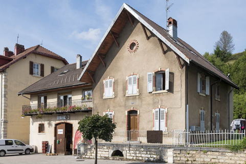 Vue de trois quarts droite. © Région Bourgogne-Franche-Comté, Inventaire du patrimoine Vue de trois quarts droite. © Région Bourgogne-Franche-Comté, Inventaire du patrimoine