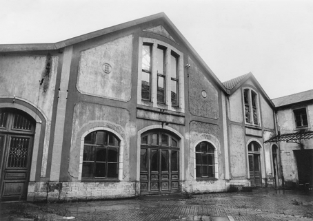 Façade antérieure de l'atelier de distillation, dit le laboratoire, en 2000. © Région Bourgogne-Franche-Comté, Inventaire du patrimoine