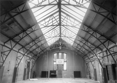 Etage de l'atelier de distillation, dit le laboratoire, en 2000. © Région Bourgogne-Franche-Comté, Inventaire du patrimoine