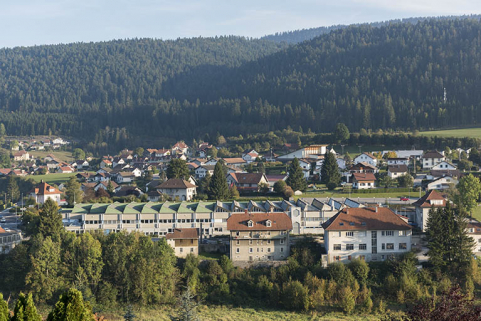 Vue d'ensemble plongeante, depuis le nord-ouest. © Région Bourgogne-Franche-Comté, Inventaire du patrimoine Vue d'ensemble plongeante, depuis le nord-ouest. © Région Bourgogne-Franche-Comté, Inventaire du patrimoine