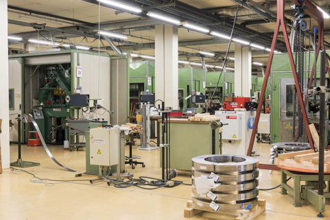 Atelier de découpage : vue d'ensemble des presses. © Région Bourgogne-Franche-Comté, Inventaire du patrimoine Atelier de découpage : vue d'ensemble des presses. © Région Bourgogne-Franche-Comté, Inventaire du patrimoine
