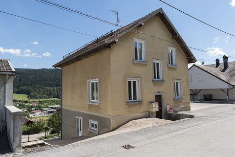 Façades antérieure et latérale gauche. © Région Bourgogne-Franche-Comté, Inventaire du patrimoine Façades antérieure et latérale gauche. © Région Bourgogne-Franche-Comté, Inventaire du patrimoine