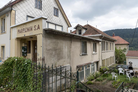 Usine : corps d'entrée et atelier de mécanique (façade latérale droite).  © Région Bourgogne-Franche-Comté, Inventaire du patrimoine Usine : corps d'entrée et atelier de mécanique (façade latérale droite).  © Région Bourgogne-Franche-Comté, Inventaire du patrimoine