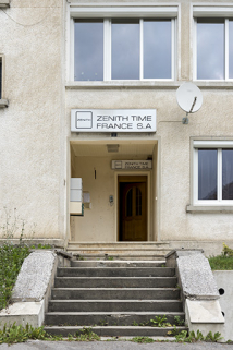 Façade antérieure : entrée de l'atelier de fabrication. © Région Bourgogne-Franche-Comté, Inventaire du patrimoine Façade antérieure : entrée de l'atelier de fabrication. © Région Bourgogne-Franche-Comté, Inventaire du patrimoine