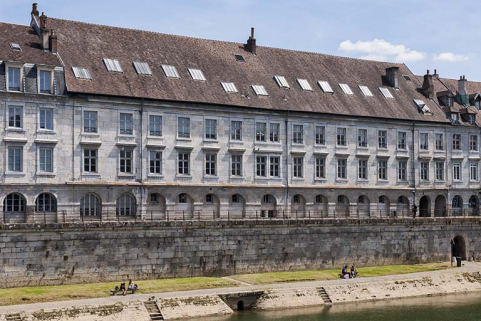 Vue des immeubles quai Vauban depuis le pont Robert Schwindt. © Région Bourgogne-Franche-Comté, Inventaire du patrimoine Vue des immeubles quai Vauban depuis le pont Robert Schwindt. © Région Bourgogne-Franche-Comté, Inventaire du patrimoine