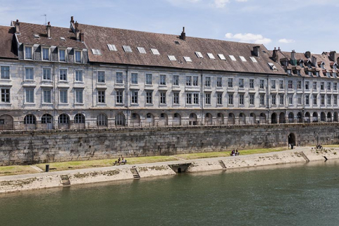 Vue des immeubles quai Vauban depuis le pont Robert Schwindt. © Région Bourgogne-Franche-Comté, Inventaire du patrimoine Vue des immeubles quai Vauban depuis le pont Robert Schwindt. © Région Bourgogne-Franche-Comté, Inventaire du patrimoine