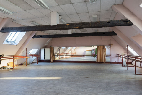 Etage en surcroît, partie droite : salle de danse. © Région Bourgogne-Franche-Comté, Inventaire du patrimoine Etage en surcroît, partie droite : salle de danse. © Région Bourgogne-Franche-Comté, Inventaire du patrimoine