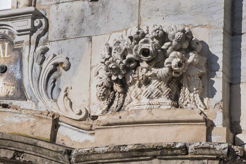 Portail : corbeille de droite. © Région Bourgogne-Franche-Comté, Inventaire du patrimoine Portail : corbeille de droite. © Région Bourgogne-Franche-Comté, Inventaire du patrimoine