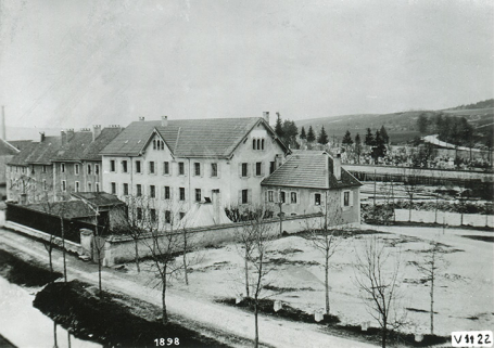 Première usine Dubied à Pontarlier (3 quai du Doubs), photogr., s.d. [1898 ?]. © Région Bourgogne-Franche-Comté, Inventaire du patrimoine