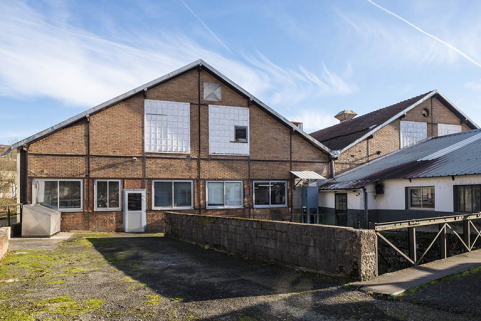 Pignon des ateliers de fabrication le long de la Loue. © Région Bourgogne-Franche-Comté, Inventaire du patrimoine