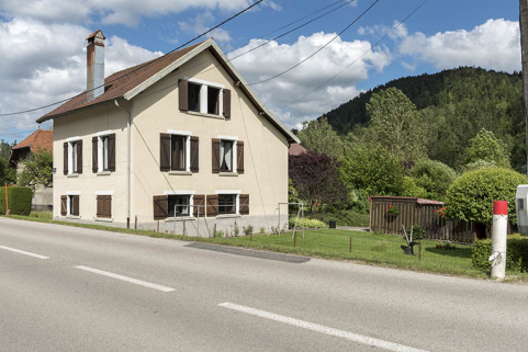 Façades antérieure et latérale droite. © Région Bourgogne-Franche-Comté, Inventaire du patrimoine Façades antérieure et latérale droite. © Région Bourgogne-Franche-Comté, Inventaire du patrimoine