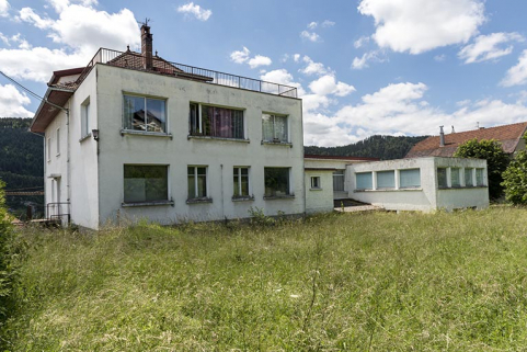 Façade postérieure, de trois quarts gauche. © Région Bourgogne-Franche-Comté, Inventaire du patrimoine