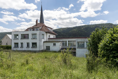 Façade postérieure, de trois quarts droite. © Région Bourgogne-Franche-Comté, Inventaire du patrimoine