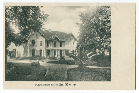 Vue de la façade est et du parc. Carte postale.  © Région Bourgogne-Franche-Comté, Inventaire du patrimoine Vue de la façade est et du parc. Carte postale.  © Région Bourgogne-Franche-Comté, Inventaire du patrimoine