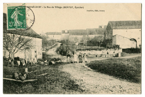 Vougécourt. Le bas du village. (Bertot épicier) [carte postale] © Région Bourgogne-Franche-Comté, Inventaire du patrimoine