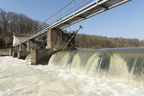 La passerelle du barrage. © Région Bourgogne-Franche-Comté, Inventaire du patrimoine La passerelle du barrage. © Région Bourgogne-Franche-Comté, Inventaire du patrimoine