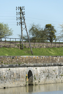 Détail de la digue. © Région Bourgogne-Franche-Comté, Inventaire du patrimoine Détail de la digue. © Région Bourgogne-Franche-Comté, Inventaire du patrimoine