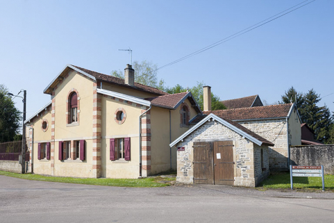 La maison du gardien et la remise de la pompe à incendie. © Région Bourgogne-Franche-Comté, Inventaire du patrimoine