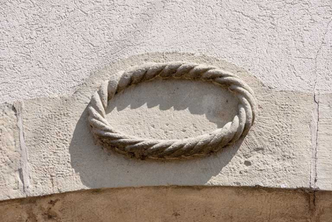 Détail d'un décor, entrée de grange. © Région Bourgogne-Franche-Comté, Inventaire du patrimoine Détail d'un décor, entrée de grange. © Région Bourgogne-Franche-Comté, Inventaire du patrimoine
