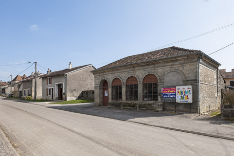 Ancien lavoir, rue Antoine Lumière. © Région Bourgogne-Franche-Comté, Inventaire du patrimoine Ancien lavoir, rue Antoine Lumière. © Région Bourgogne-Franche-Comté, Inventaire du patrimoine