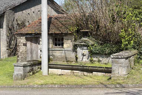 Fontaine-abreuvoir, Grande rue. © Région Bourgogne-Franche-Comté, Inventaire du patrimoine Fontaine-abreuvoir, Grande rue. © Région Bourgogne-Franche-Comté, Inventaire du patrimoine
