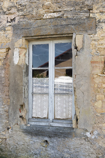 Détail d'une ouverture, mur pignon. © Région Bourgogne-Franche-Comté, Inventaire du patrimoine Détail d'une ouverture, mur pignon. © Région Bourgogne-Franche-Comté, Inventaire du patrimoine
