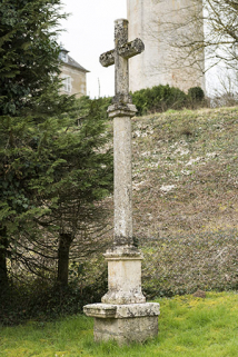 Croix, rue de la Garenne : vue générale. © Région Bourgogne-Franche-Comté, Inventaire du patrimoine Croix, rue de la Garenne : vue générale. © Région Bourgogne-Franche-Comté, Inventaire du patrimoine