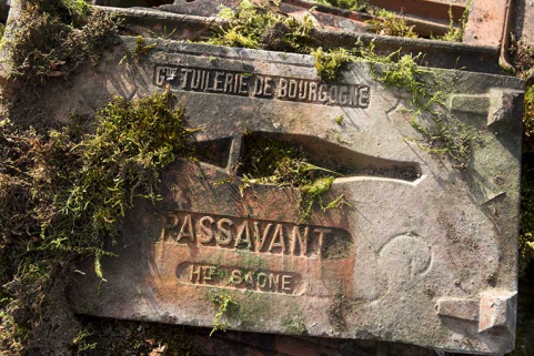 Tuile mécanique. Face interne. © Région Bourgogne-Franche-Comté, Inventaire du patrimoine