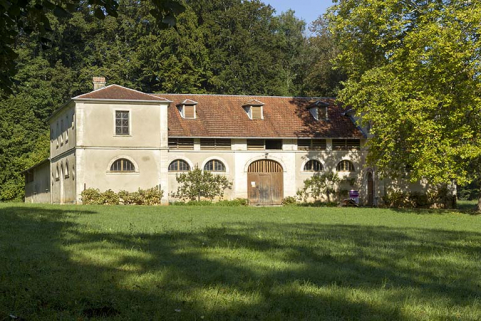 Vue générale de la façade sud-est. © Région Bourgogne-Franche-Comté, Inventaire du patrimoine