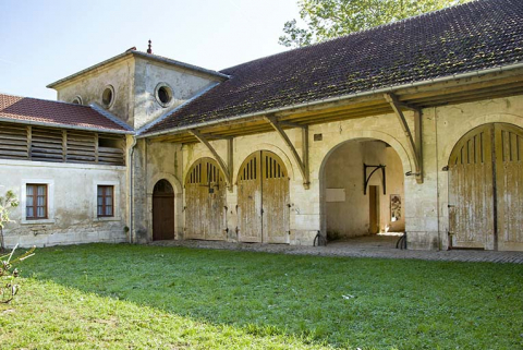 Revers du corps principal depuis la cour : angle est. © Région Bourgogne-Franche-Comté, Inventaire du patrimoine