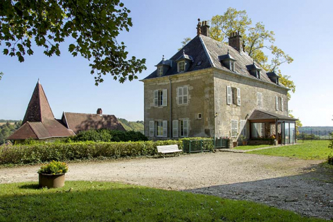 Le "nouveau château", vu de l'allée. © Région Bourgogne-Franche-Comté, Inventaire du patrimoine
