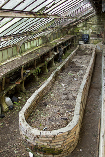 Lntérieur de la serre accolée à la façade sud. © Région Bourgogne-Franche-Comté, Inventaire du patrimoine