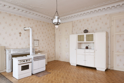 Salle à usage de cuisine aménagée au 20e siècle. © Région Bourgogne-Franche-Comté, Inventaire du patrimoine