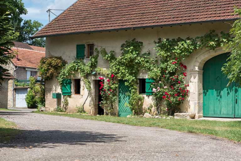 Vue extérieure de l'écurie et du grangage © Région Bourgogne-Franche-Comté, Inventaire du patrimoine Vue extérieure de l'écurie et du grangage © Région Bourgogne-Franche-Comté, Inventaire du patrimoine