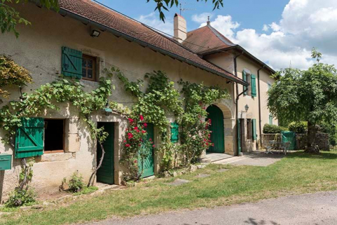 Espace agricole et partie habitation dans son prolongement © Région Bourgogne-Franche-Comté, Inventaire du patrimoine Espace agricole et partie habitation dans son prolongement © Région Bourgogne-Franche-Comté, Inventaire du patrimoine