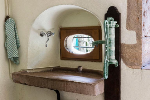 Evier de la cuisine © Région Bourgogne-Franche-Comté, Inventaire du patrimoine Evier de la cuisine © Région Bourgogne-Franche-Comté, Inventaire du patrimoine