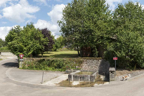 Traces de l'ancienne fontaine-abreuvoir rue du moulin. © Région Bourgogne-Franche-Comté, Inventaire du patrimoine