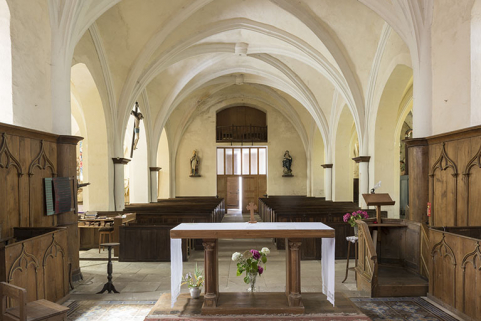 Vue intérieure de la nef depuis le choeur. © Région Bourgogne-Franche-Comté, Inventaire du patrimoine
