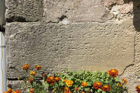 Détail : pierre de fondation (1788) (ancien moulin) © Région Bourgogne-Franche-Comté, Inventaire du patrimoine